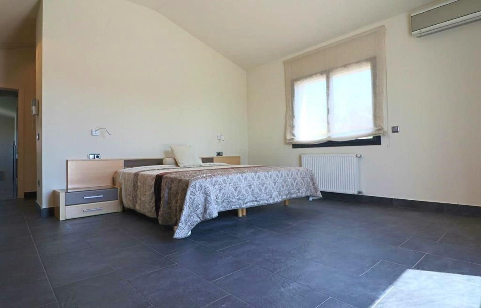 4 sypialnia Willa na sprzedaż w Peralada z basenem garażem - 950 000 € (Ref: 9189792)