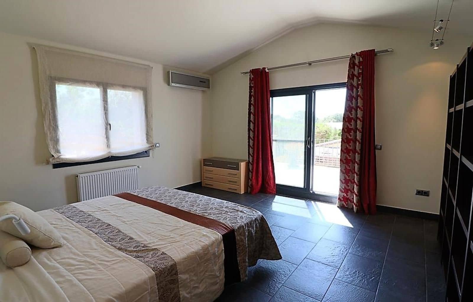 4 sypialnia Willa na sprzedaż w Peralada z basenem garażem - 950 000 € (Ref: 9189792)