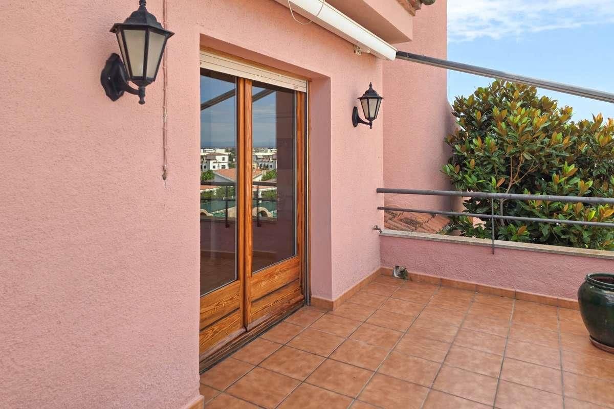 4 sypialnia Willa na sprzedaż w Roses z garażem - 635 000 € (Ref: 9189793)