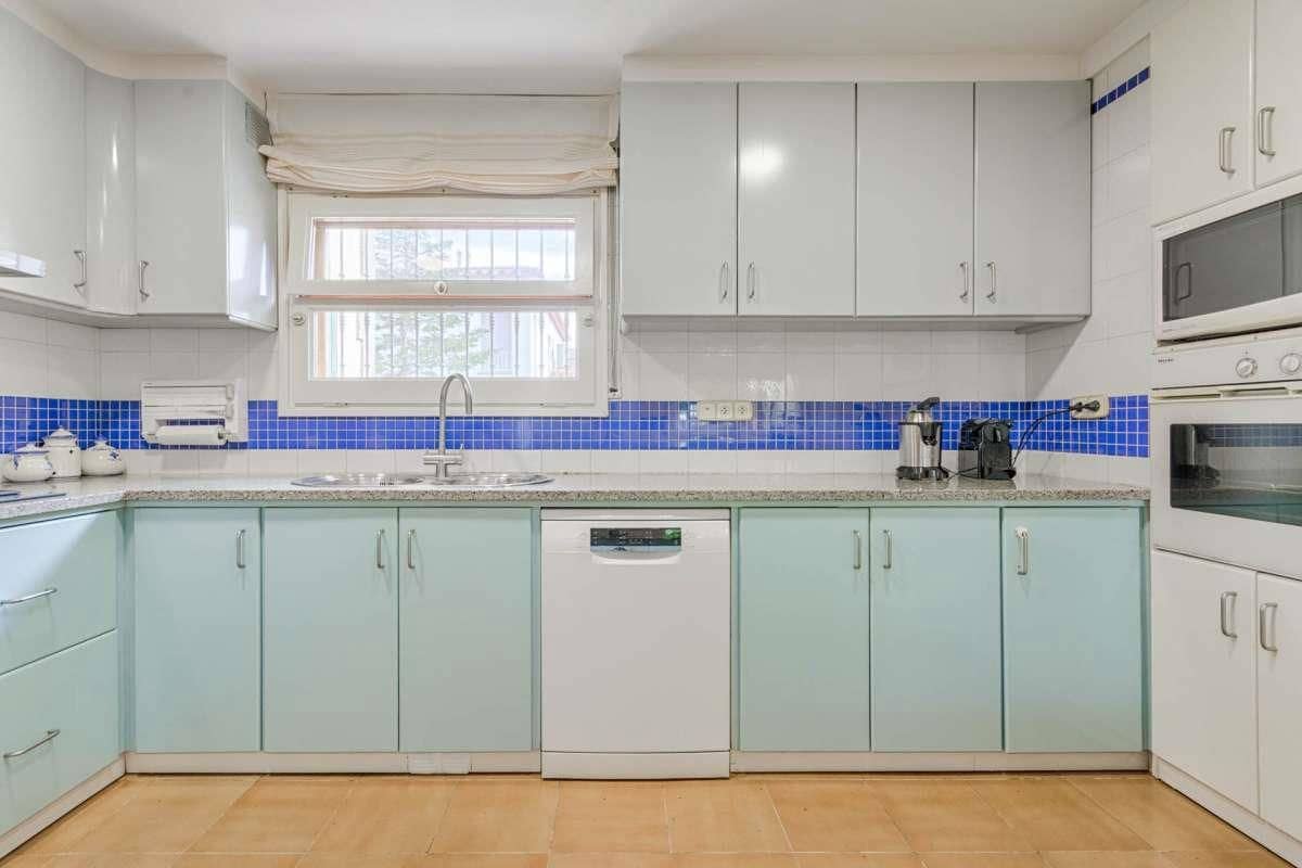 4 sypialnia Willa na sprzedaż w Roses z garażem - 635 000 € (Ref: 9189793)