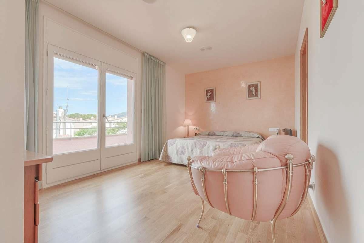 4 sypialnia Willa na sprzedaż w Roses z garażem - 635 000 € (Ref: 9189793)