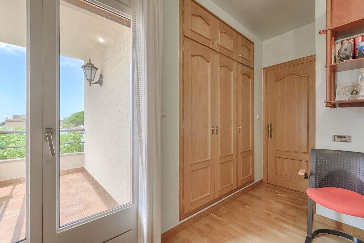 4 sypialnia Willa na sprzedaż w Roses z garażem - 635 000 € (Ref: 9189793)