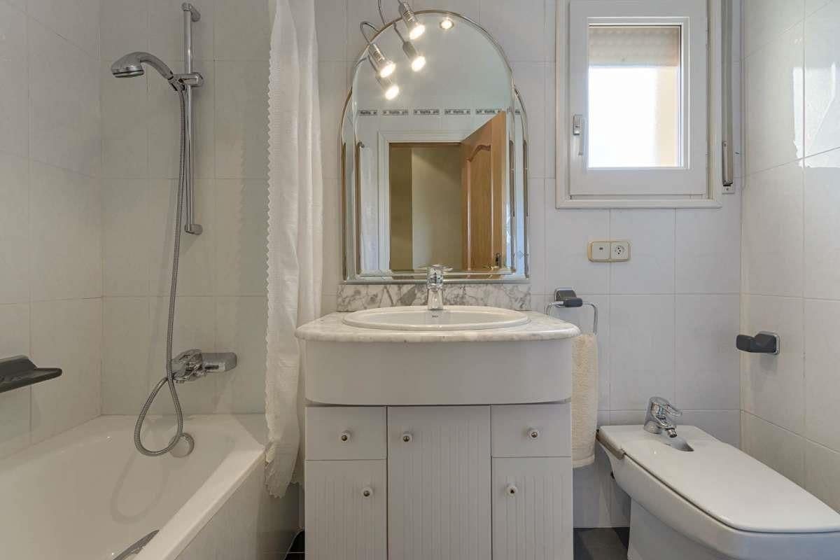 4 sypialnia Willa na sprzedaż w Roses z garażem - 635 000 € (Ref: 9189793)