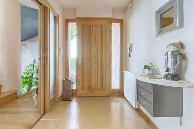 4 soverom Villa til salgs i Roses med garasje - € 635 000 (Ref: 9189793)