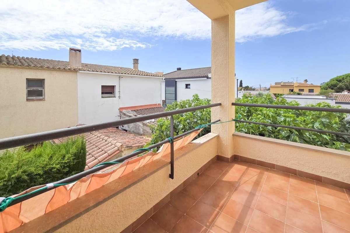 4 sypialnia Willa na sprzedaż w Roses z garażem - 635 000 € (Ref: 9189793)