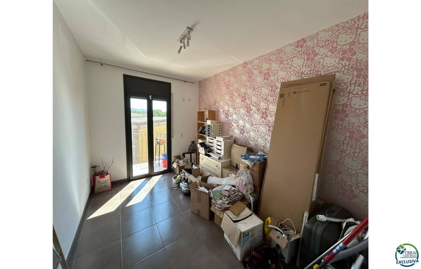 3 soverom Leilighet til salgs i Empuriabrava med garasje - € 215 000 (Ref: 9189794)