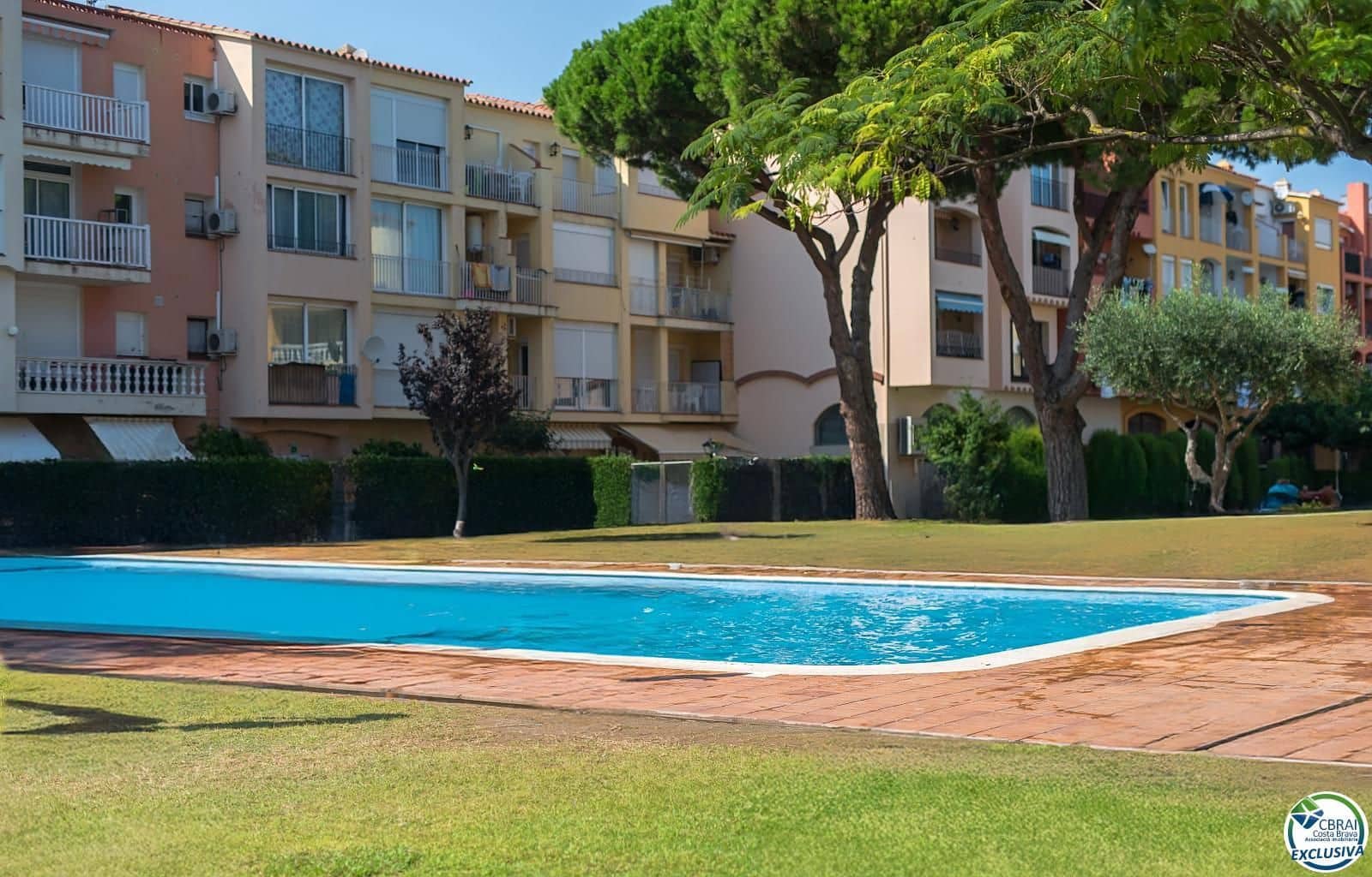 2 soveværelse Lejlighed til salg i Empuriabrava med swimmingpool garage - € 199.000 (Ref: 9189795)