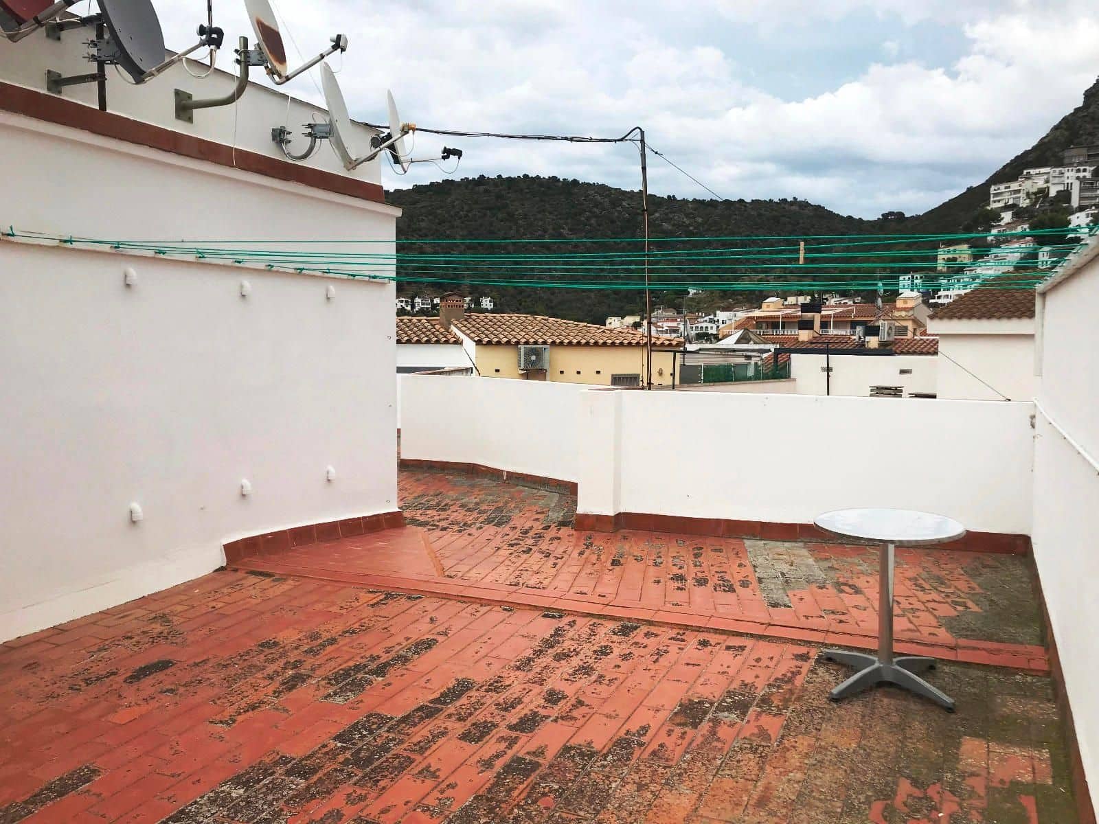 2 bedroom Flat for sale in Roses - € 287,000 (Ref: 9203271)