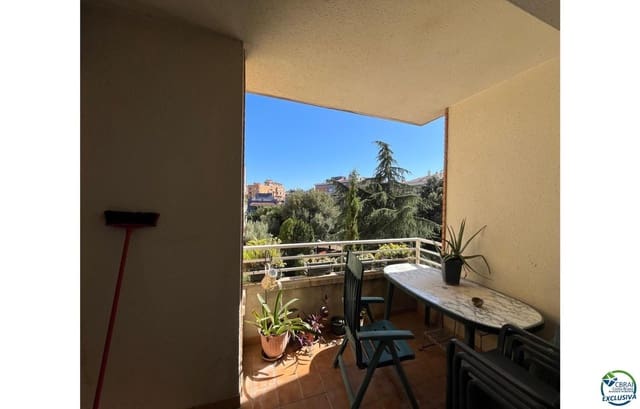 Piso de 4 habitaciones en Figueres en venta con garaje - 275.000 € (Ref: 9210414)