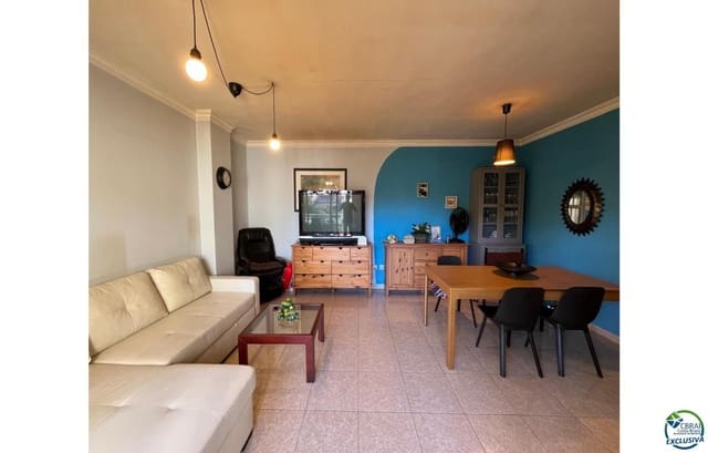 Piso de 4 habitaciones en Figueres en venta con garaje - 275.000 € (Ref: 9210414)
