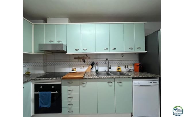 Piso de 4 habitaciones en Figueres en venta con garaje - 275.000 € (Ref: 9210414)