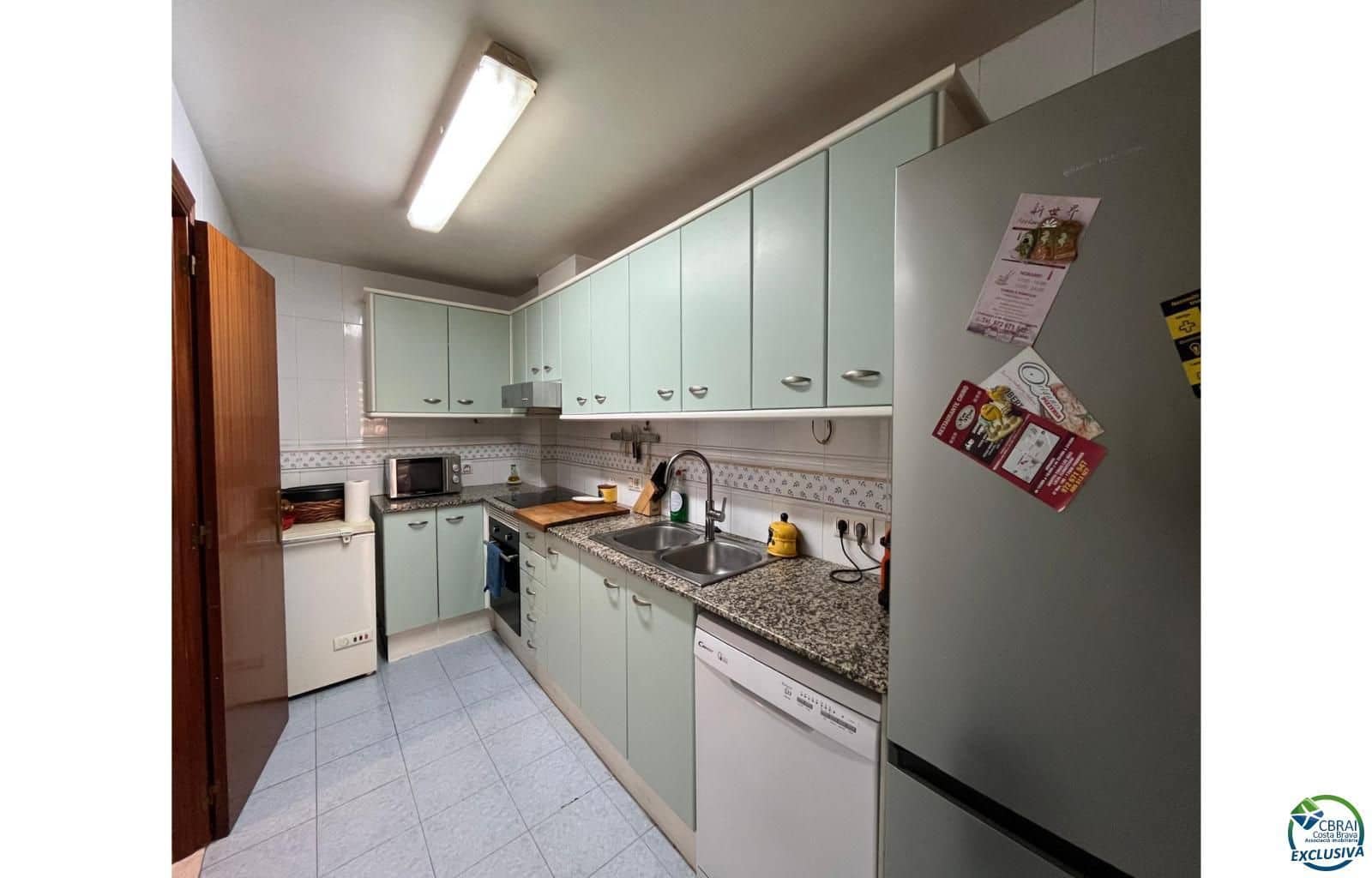 Piso de 4 habitaciones en Figueres en venta con garaje - 275.000 € (Ref: 9210414)