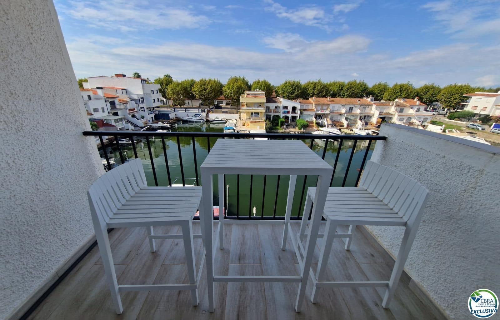 2 makuuhuone Asunto myytävänä paikassa Empuriabrava mukana 
autotalli - 299 000 € (Ref: 9216054)