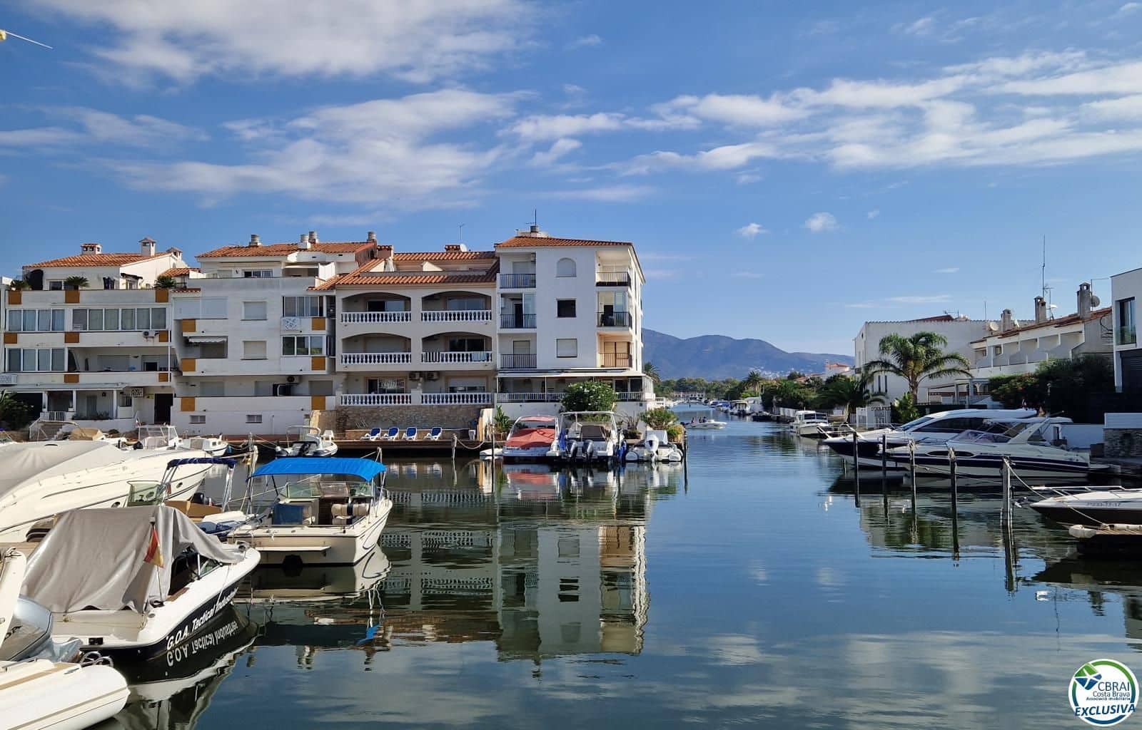 2 makuuhuone Asunto myytävänä paikassa Empuriabrava mukana 
autotalli - 299 000 € (Ref: 9216054)