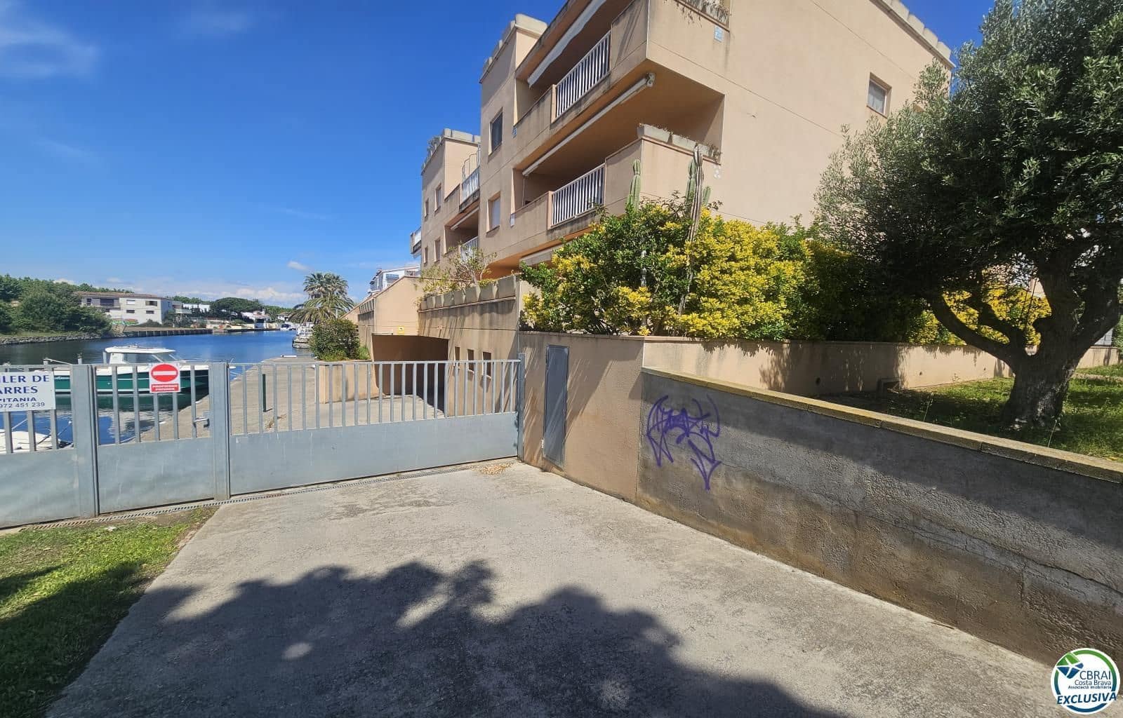 2 soverom Leilighet til salgs i Empuriabrava med garasje - € 219 000 (Ref: 9228054)