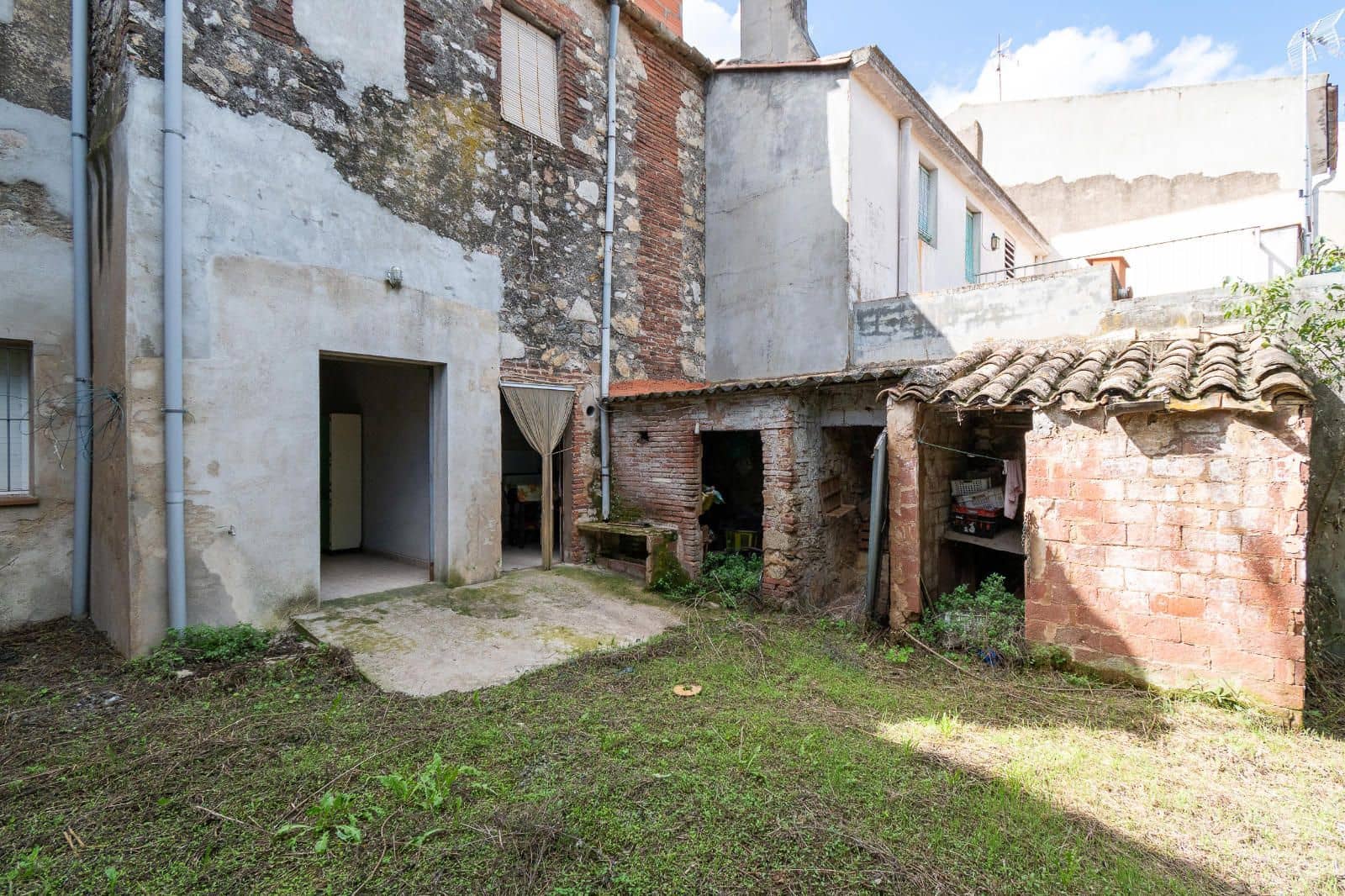 4 soveværelse Byhus til salg i Cassa de la Selva - € 219.000 (Ref: 9267647)