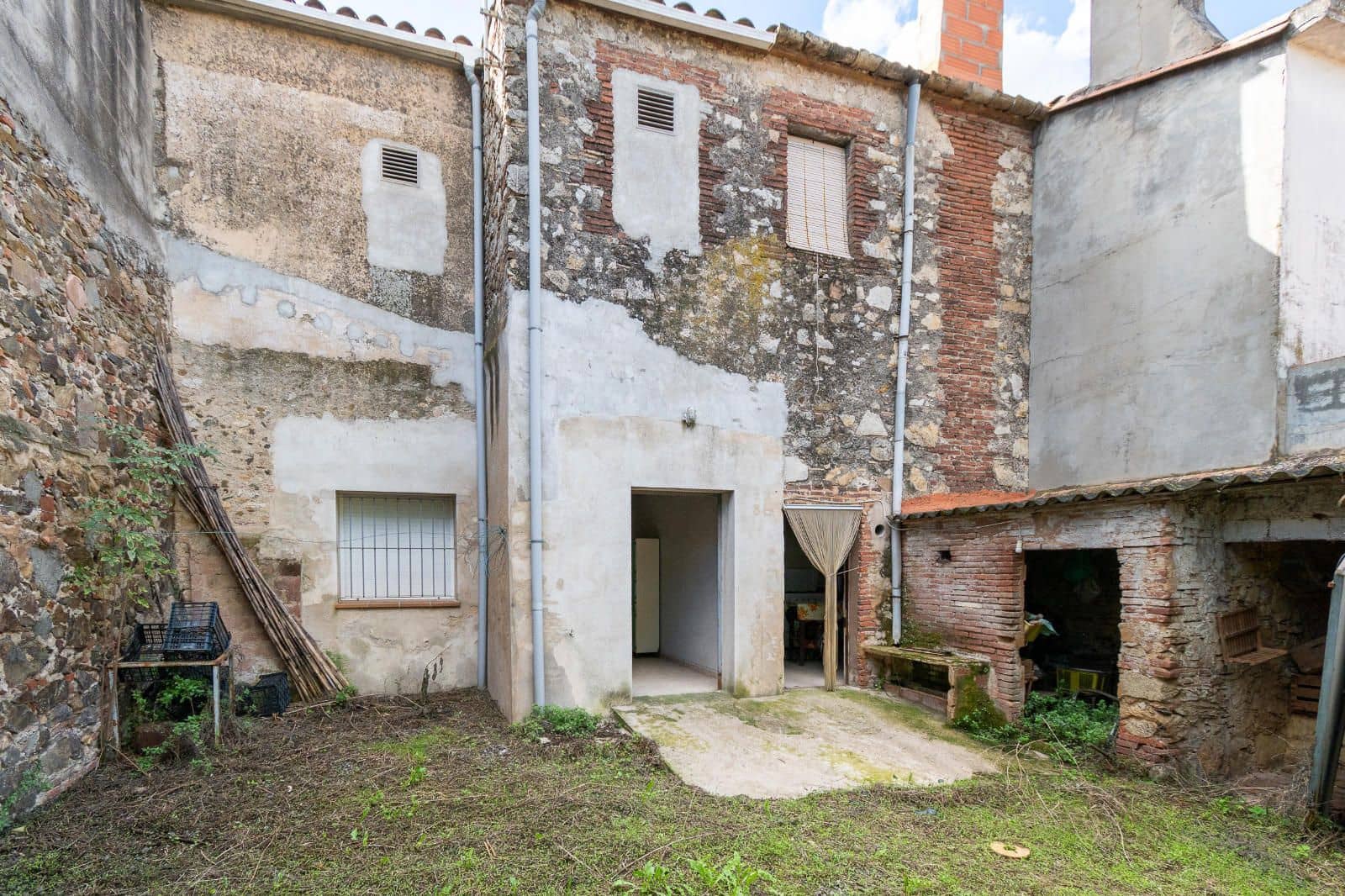 4 soveværelse Byhus til salg i Cassa de la Selva - € 219.000 (Ref: 9267647)