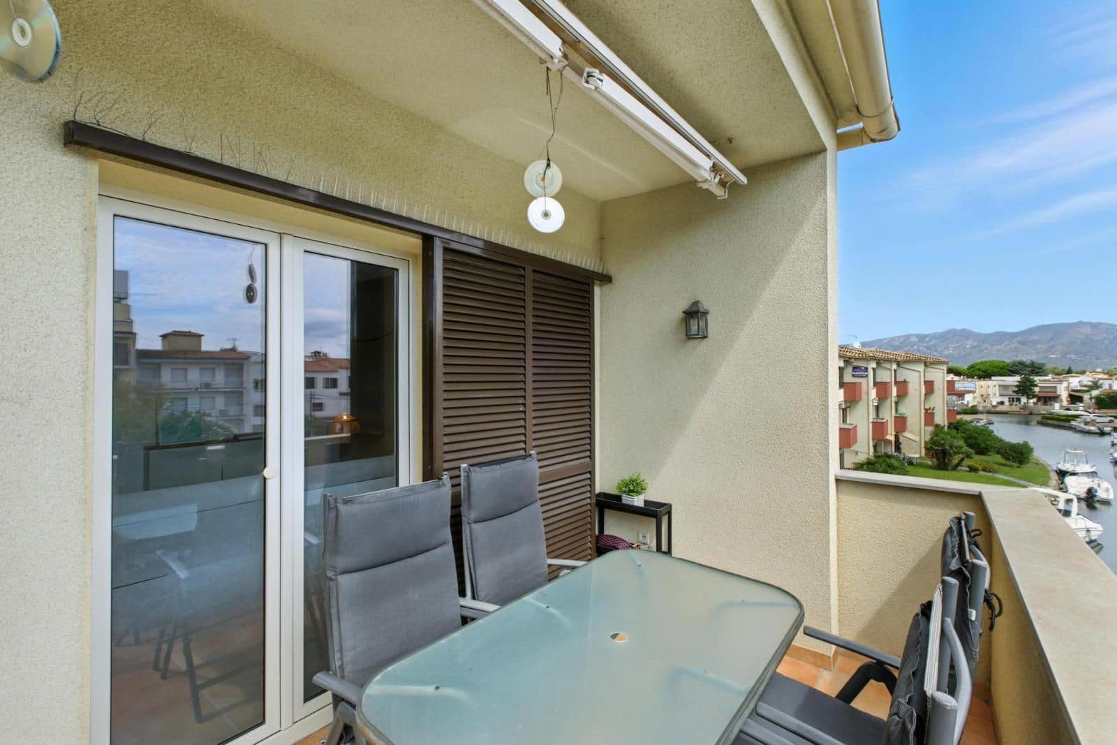 2 sovrum Lägenhet till salu i Empuriabrava med pool - 225 000 € (Ref: 9267652)