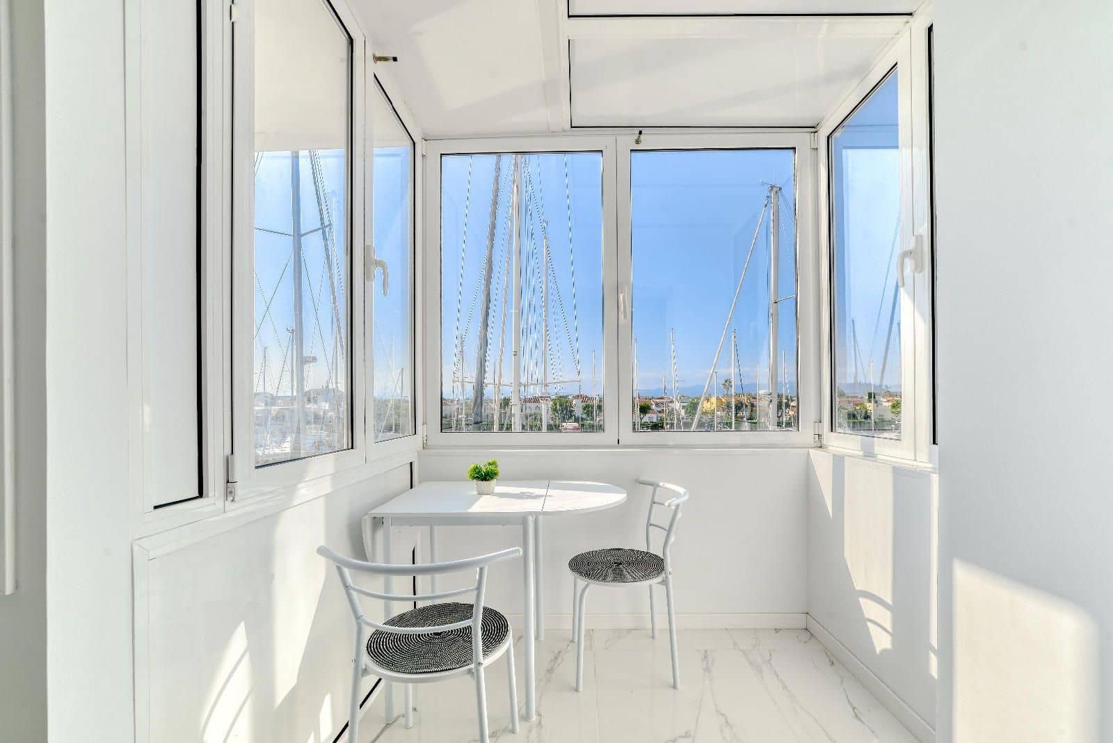 Flat for sale in Empuriabrava - € 99,500 (Ref: 9272980)