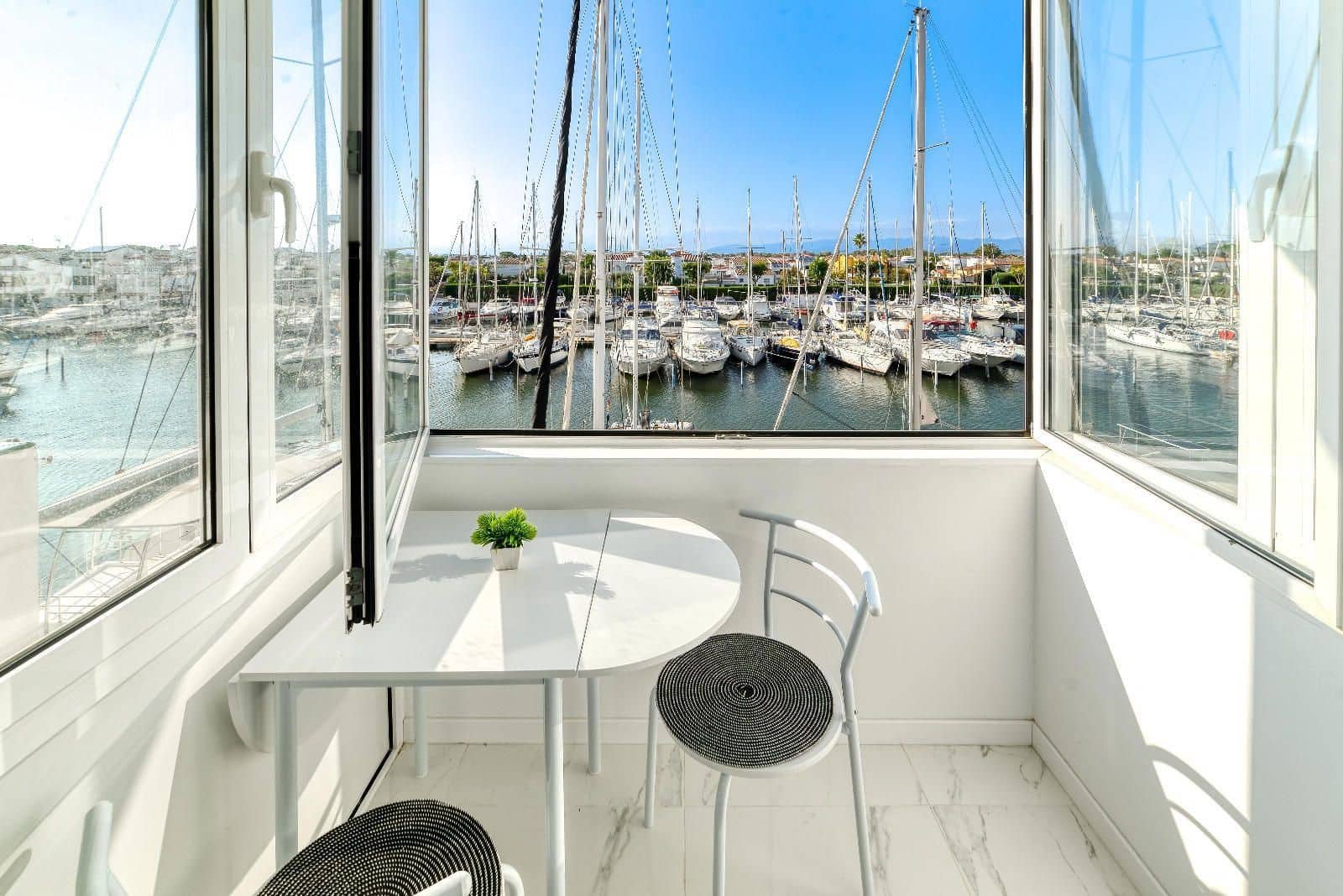 Flat for sale in Empuriabrava - € 99,500 (Ref: 9272980)