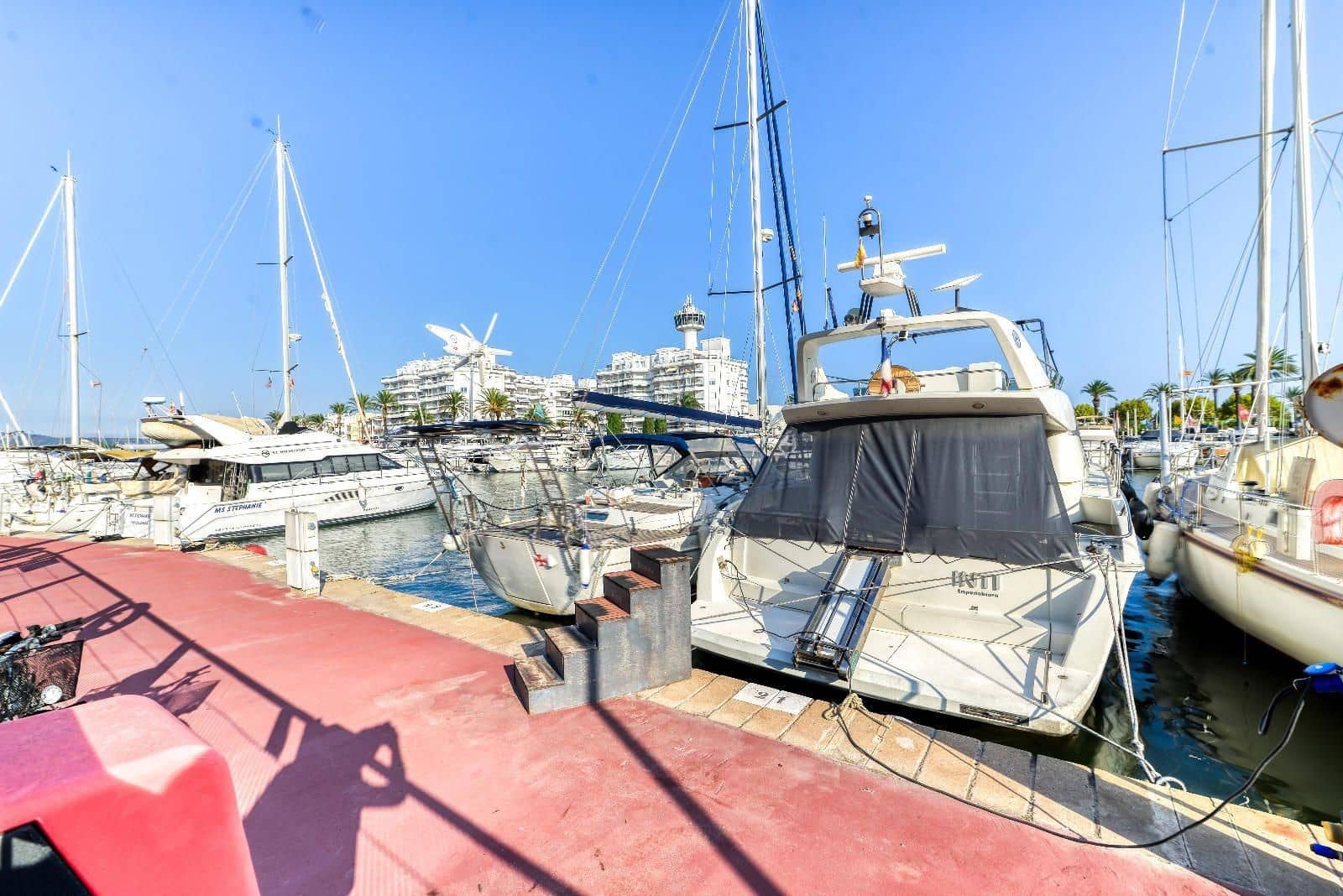 Flat for sale in Empuriabrava - € 99,500 (Ref: 9272980)