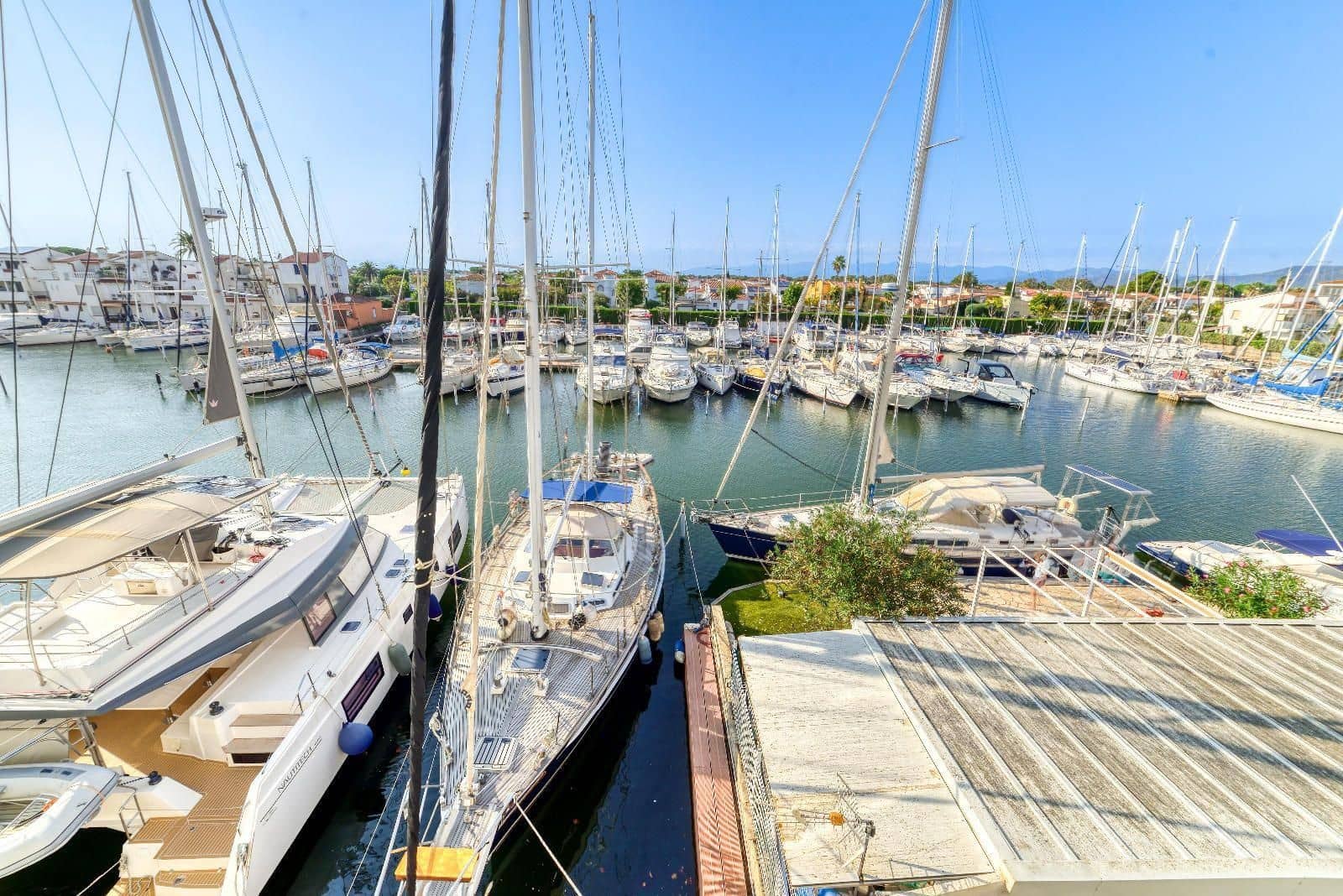 Flat for sale in Empuriabrava - € 99,500 (Ref: 9272980)