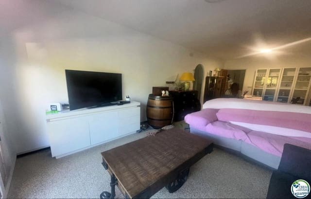 2 bedroom Flat for sale in Empuriabrava, Castelló d'Empúries - € 182,000 (Ref: 9279686)