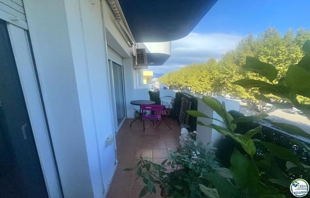 2 bedroom Flat for sale in Empuriabrava, Castelló d'Empúries - € 182,000 (Ref: 9279686)