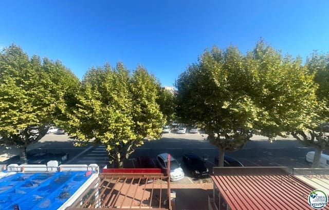 2 bedroom Flat for sale in Empuriabrava, Castelló d'Empúries - € 182,000 (Ref: 9279686)