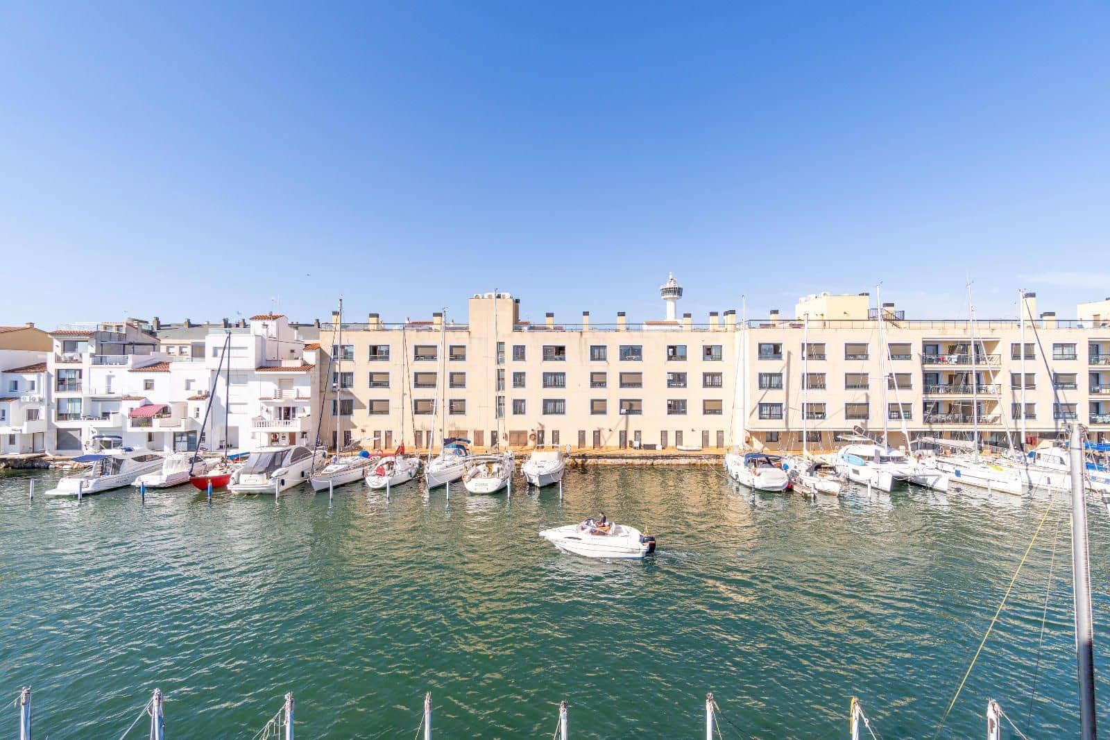 2 Zimmer Wohnung zu verkaufen in Empuriabrava mit Garage - 275.000 € (Ref: 9285711)