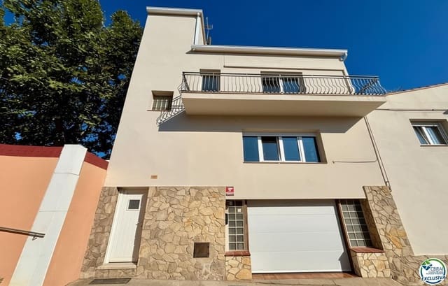 4 bedroom Villa for sale in Torroella de Montgrí with garage - € 275,000 (Ref: 9292408)