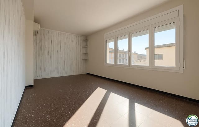 4 bedroom Villa for sale in Torroella de Montgrí with garage - € 275,000 (Ref: 9292408)