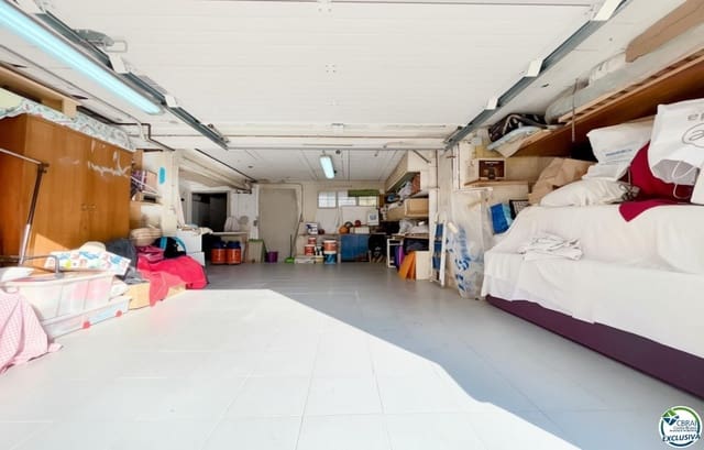 4 bedroom Villa for sale in Torroella de Montgrí with garage - € 275,000 (Ref: 9292408)