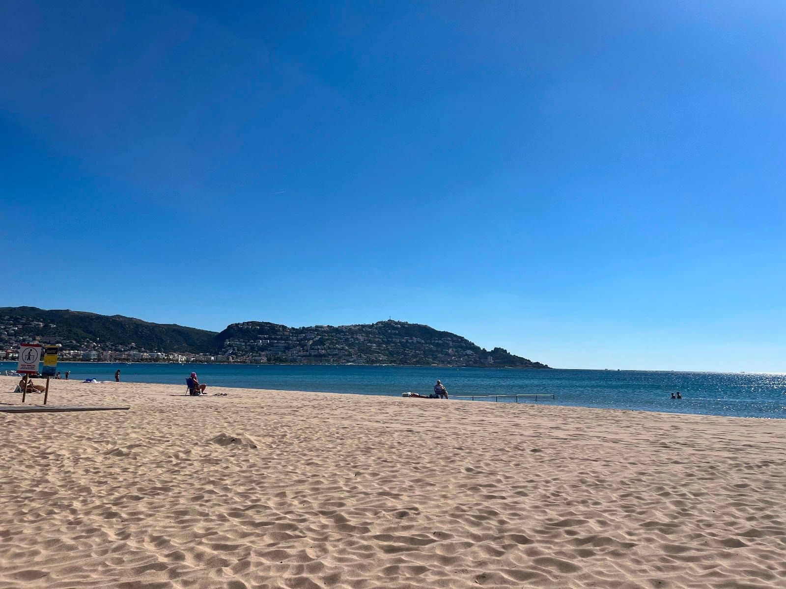 2 bedroom Flat for sale in Roses with garage - € 184,000 (Ref: 9302029)