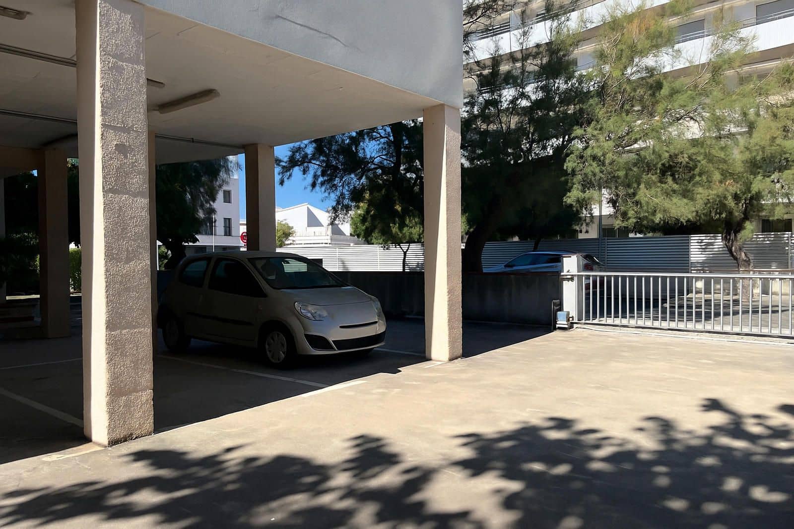 2 bedroom Flat for sale in Roses with garage - € 184,000 (Ref: 9302029)