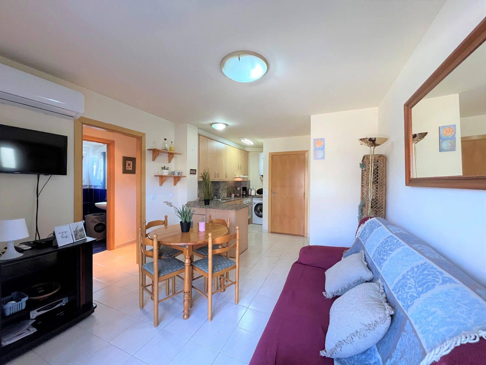 2 bedroom Flat for sale in Roses with garage - € 184,000 (Ref: 9302029)