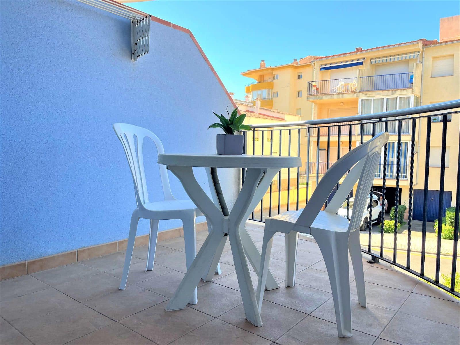 2 bedroom Flat for sale in Roses with garage - € 184,000 (Ref: 9302029)