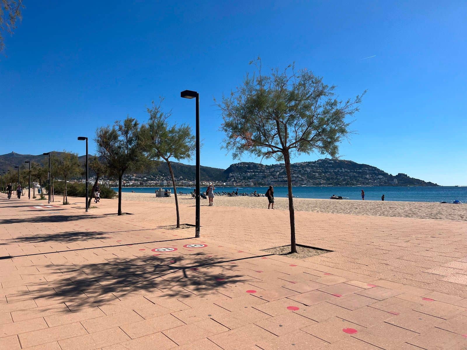 2 bedroom Flat for sale in Roses with garage - € 184,000 (Ref: 9302029)