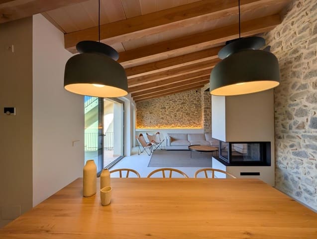 3 bedroom Villa for sale in Palau-saverdera - € 952,000 (Ref: 9309317)