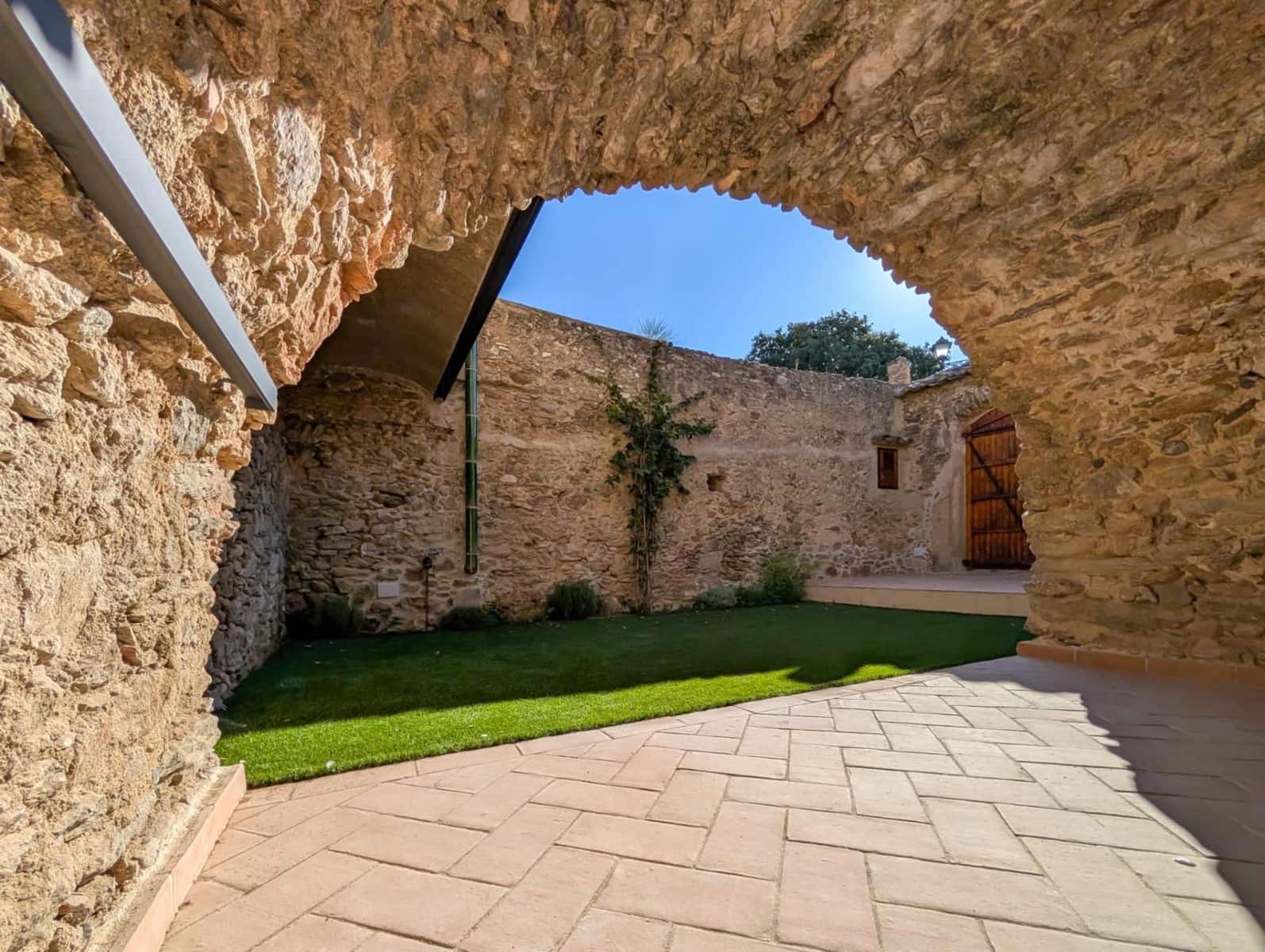 3 bedroom Villa for sale in Palau-saverdera - € 952,000 (Ref: 9309317)