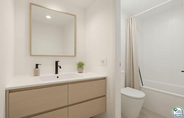 Piso en L'Estartit, Torroella de Montgrí en venta con piscina - 145.000 € (Ref: 9311416)