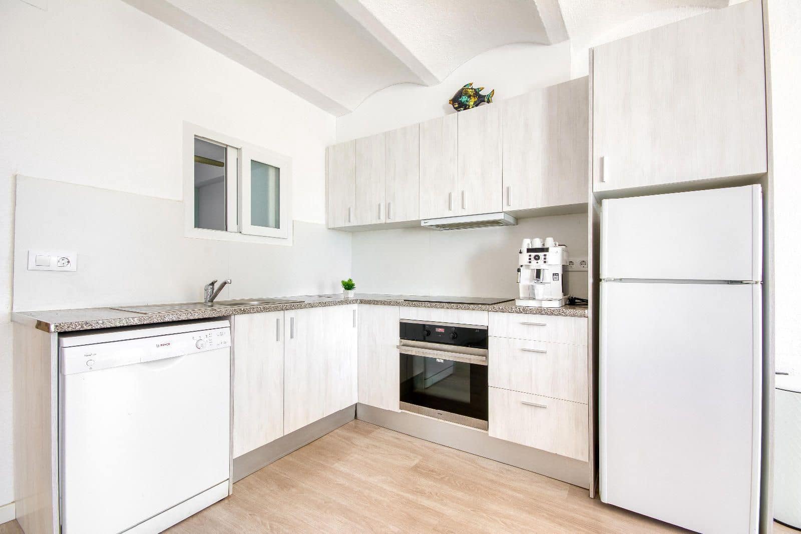 2 bedroom Flat for sale in Roses with garage - € 239,000 (Ref: 9311417)