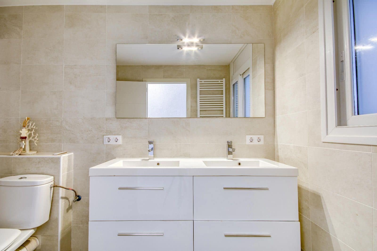 2 bedroom Flat for sale in Roses with garage - € 239,000 (Ref: 9311417)