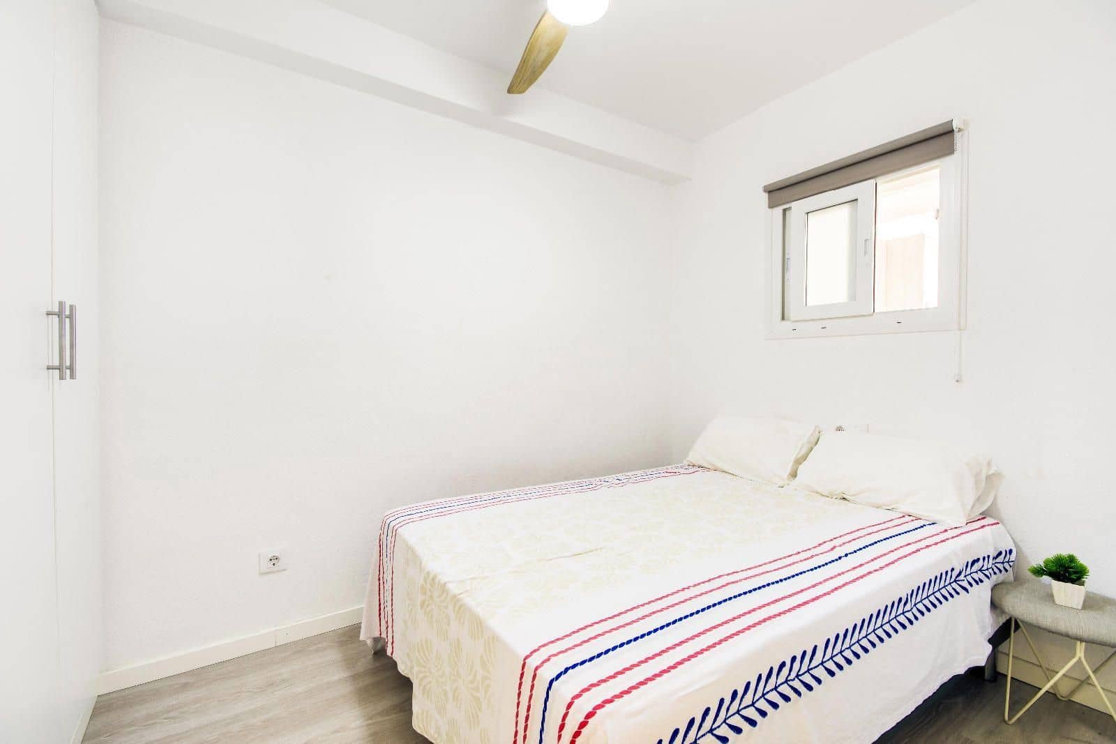 2 bedroom Flat for sale in Roses with garage - € 239,000 (Ref: 9311417)