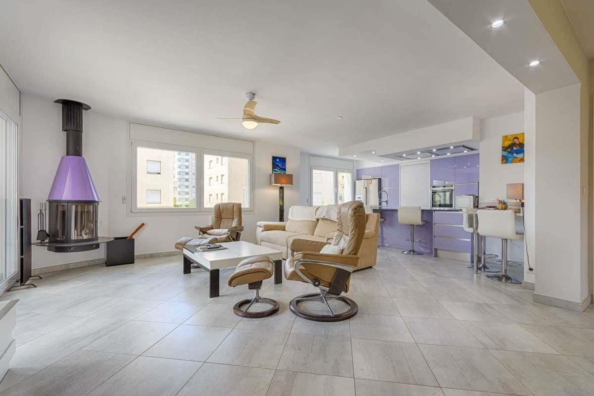 3 makuuhuone Huvila myytävänä paikassa Santa Margarida mukana 
autotalli - 695 000 € (Ref: 9314412)