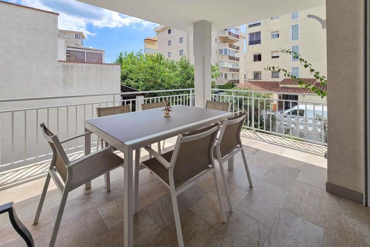 3 makuuhuone Huvila myytävänä paikassa Santa Margarida mukana 
autotalli - 695 000 € (Ref: 9314412)