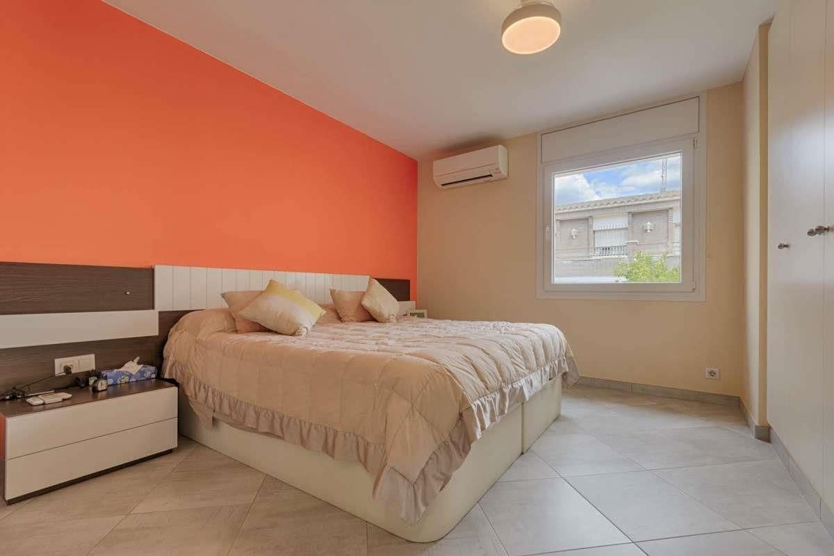 3 makuuhuone Huvila myytävänä paikassa Santa Margarida mukana 
autotalli - 695 000 € (Ref: 9314412)