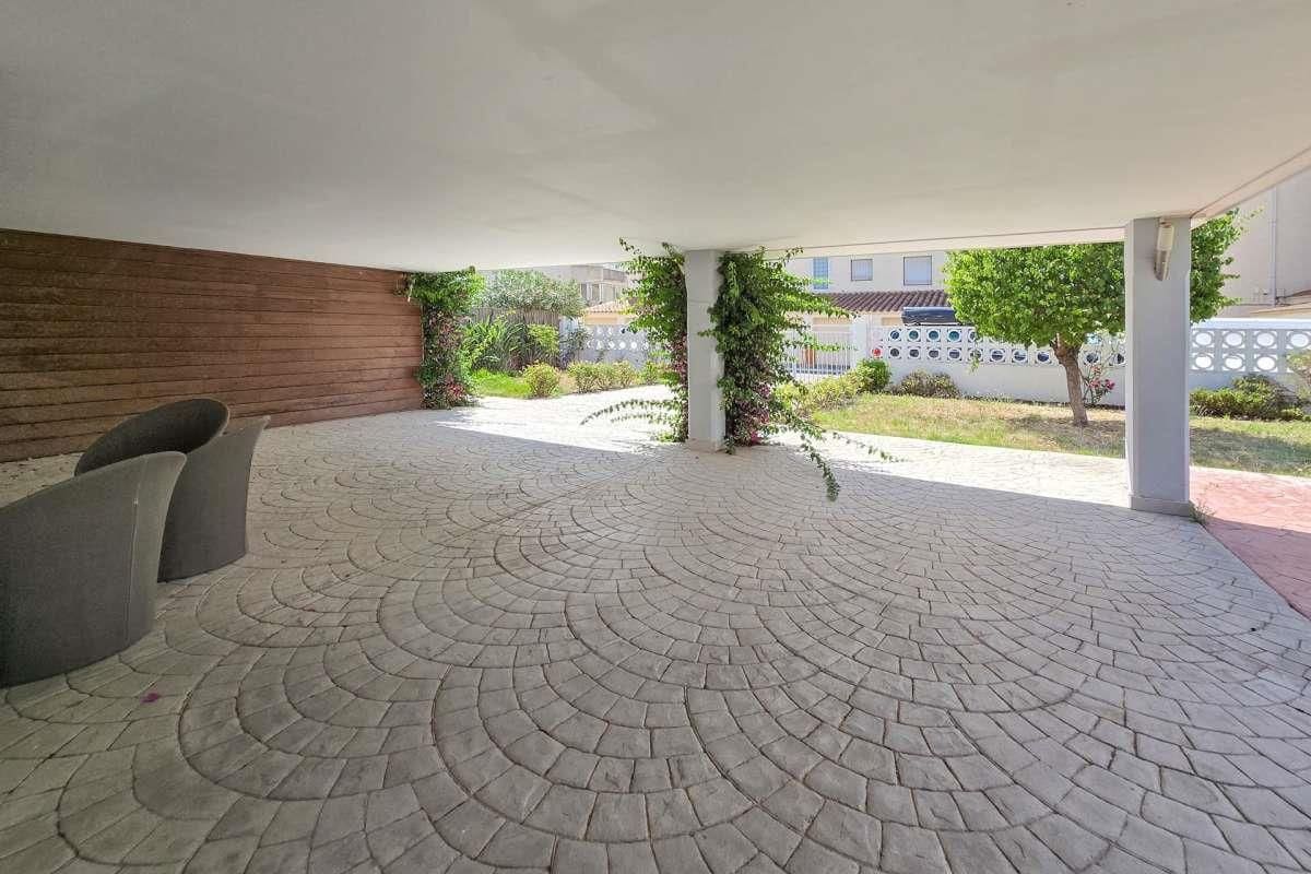 3 makuuhuone Huvila myytävänä paikassa Santa Margarida mukana 
autotalli - 695 000 € (Ref: 9314412)