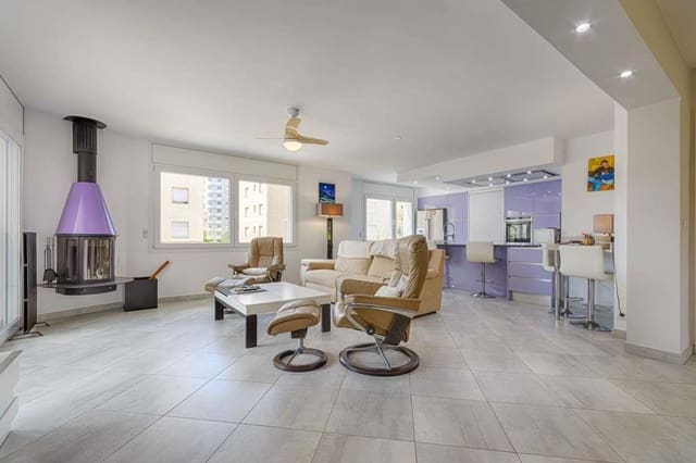 3 makuuhuone Huvila myytävänä paikassa Santa Margarida, Roses mukana 
autotalli - 695 000 € (Ref: 9314412)