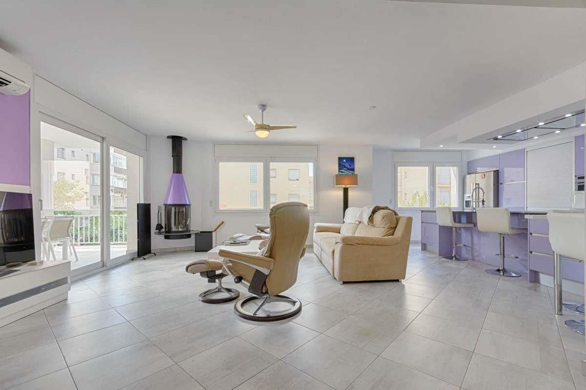 3 makuuhuone Huvila myytävänä paikassa Santa Margarida mukana 
autotalli - 695 000 € (Ref: 9314412)